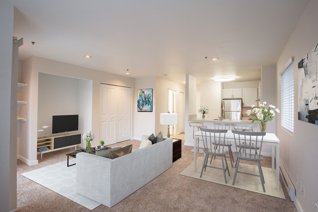 Miramonte Lodge Apartments, 12200 SE Mcloughlin Boulevard, Milwaukie